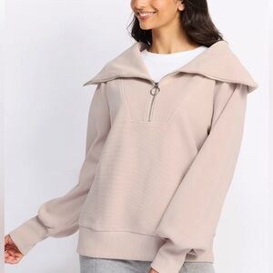 NWOT Varley beige XS Vine half zip